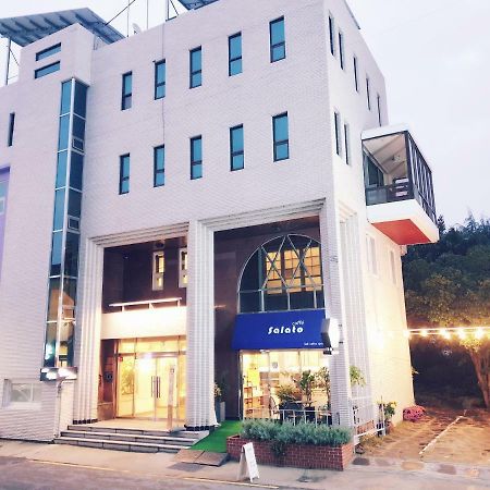 Picasso Guesthouse Мокпо Экстерьер фото