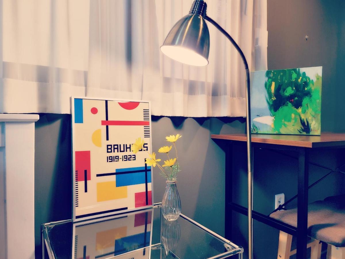 Picasso Guesthouse Мокпо Экстерьер фото