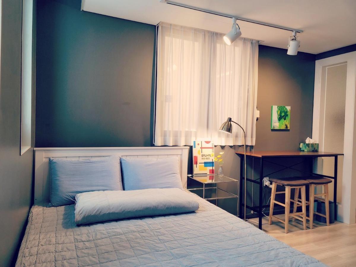 Picasso Guesthouse Мокпо Экстерьер фото