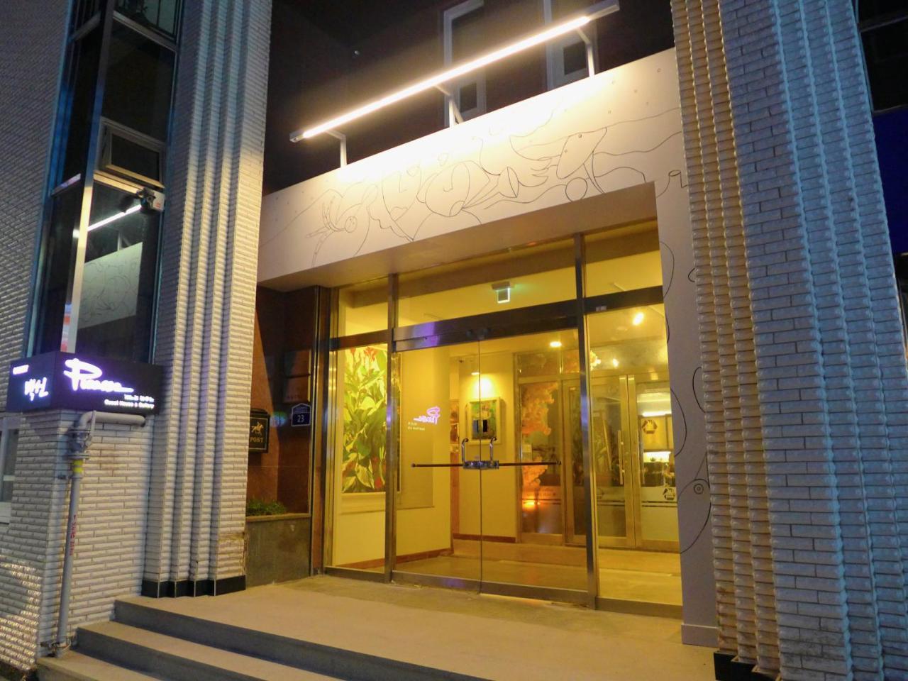 Picasso Guesthouse Мокпо Экстерьер фото